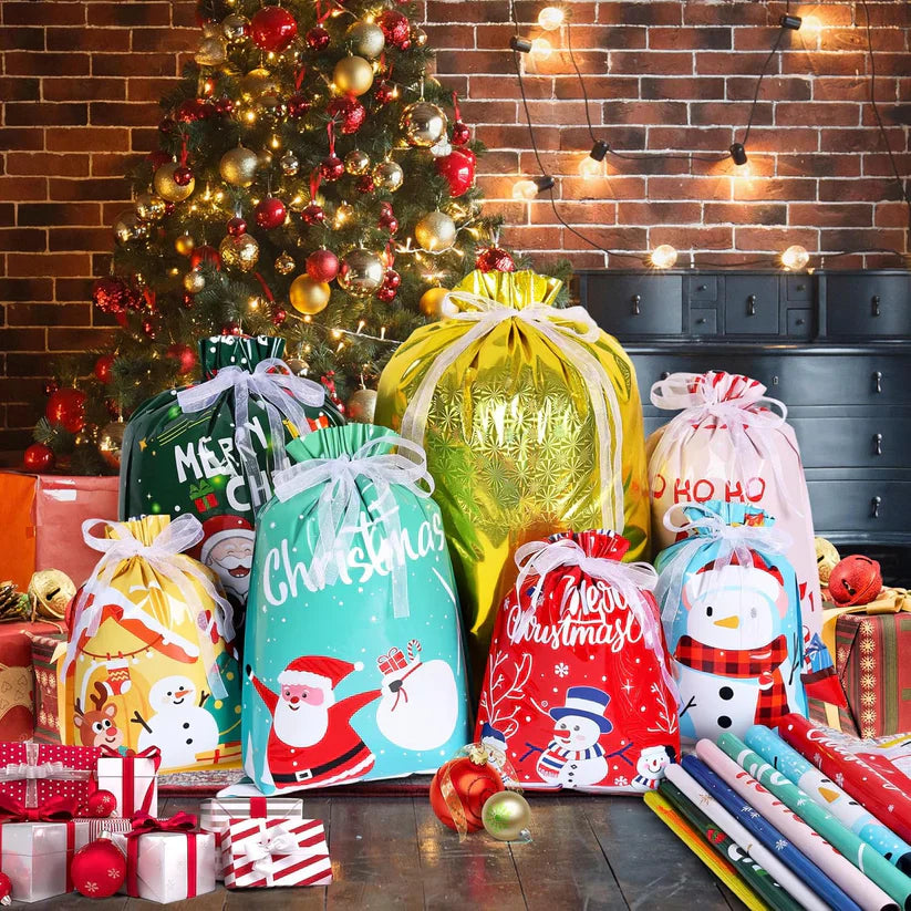 Christmas Gift Bags – Foil 32-Pack
