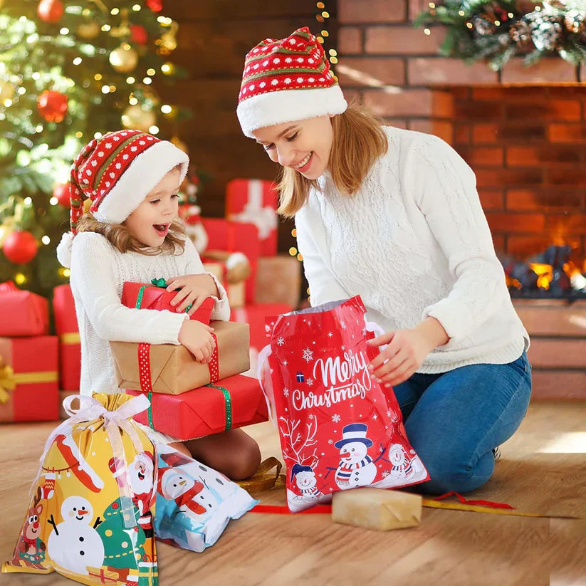 Christmas Gift Bags – Foil 32-Pack